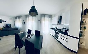Sun Street Apartment